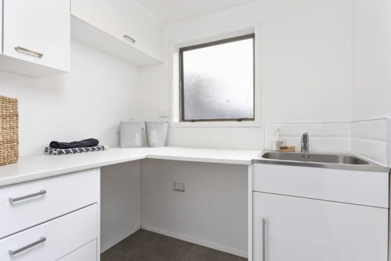 Photo of property in 2/93 Sunnybrae Road, Hillcrest, Auckland, 0627