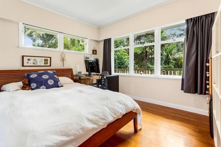 Photo of property in 13 Sylvan Valley Avenue, Titirangi, Auckland, 0604