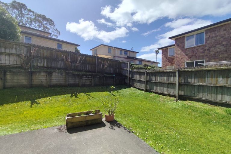 Photo of property in 3 Cityview Place, Massey, Auckland, 0614