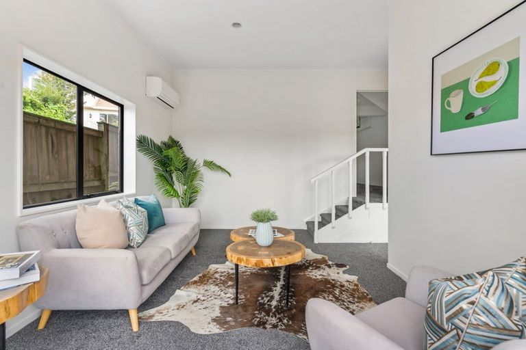 Photo of property in 1/62 Simmental Crescent, Somerville, Auckland, 2014