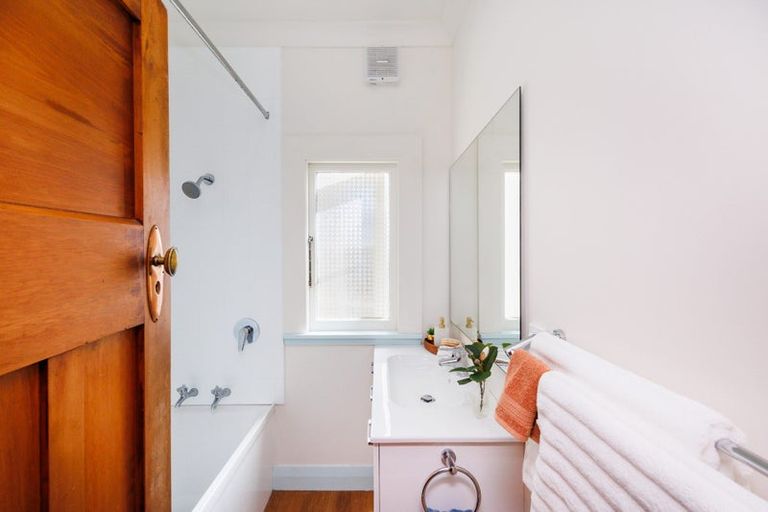Photo of property in 3 Cuba Street, Takaro, Palmerston North, 4412