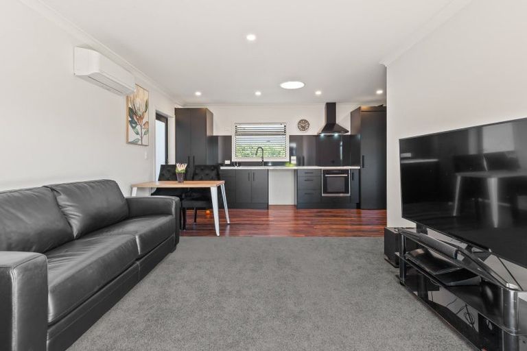 Photo of property in 35 Pinot Crescent, Ohau, 5570