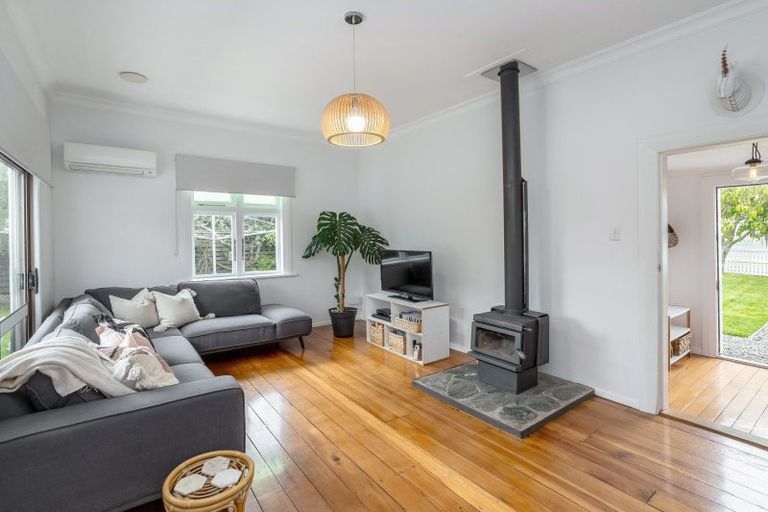 Photo of property in 30 Augustus Street, Carterton, 5713