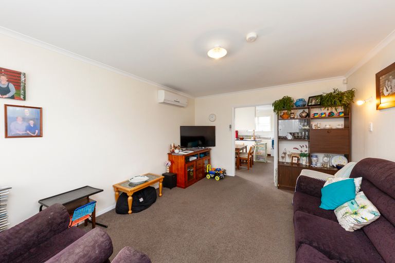 Photo of property in 17 Kaituna Street, Milson, Palmerston North, 4414