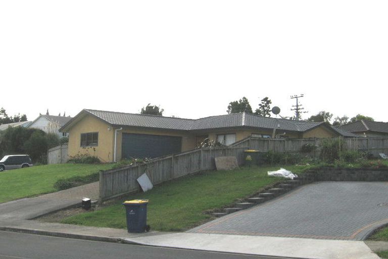 Photo of property in 2 Kasia Close, Massey, Auckland, 0614