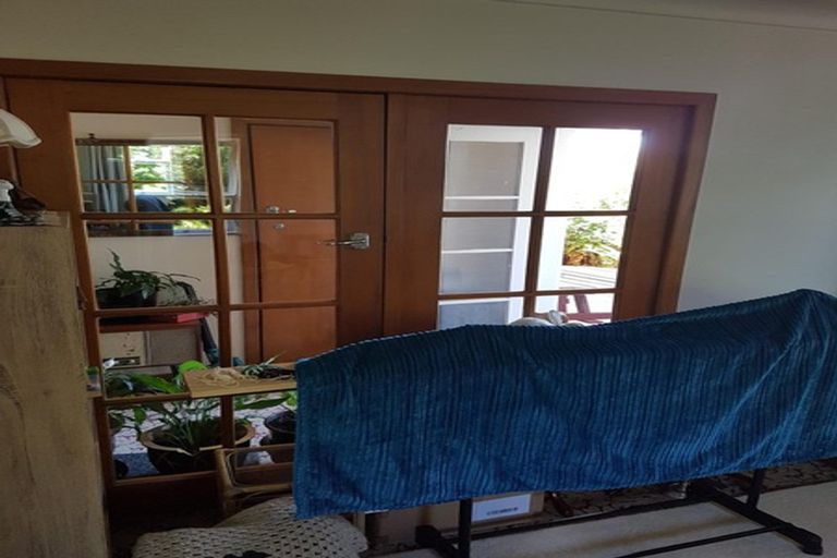 Photo of property in 32 Youngs Road, Papakura, 2110