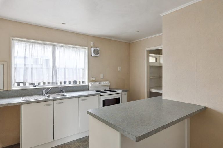 Photo of property in 28 Kapiti Road, Paraparaumu, 5032