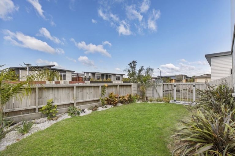 Photo of property in 5 Spinifex Street, Papamoa Beach, Papamoa, 3118