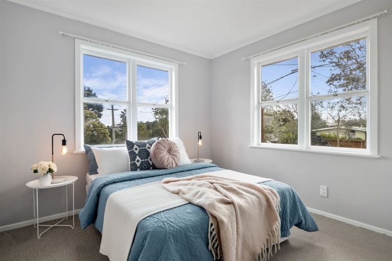 Photo of property in 1/62 Roberts Road, Glenfield, Auckland, 0629