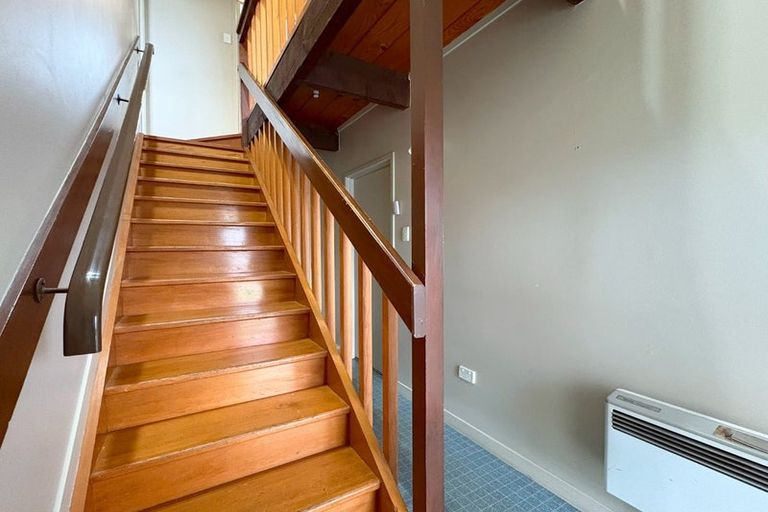 Photo of property in 16 Attlee Place, Gisborne, 4010