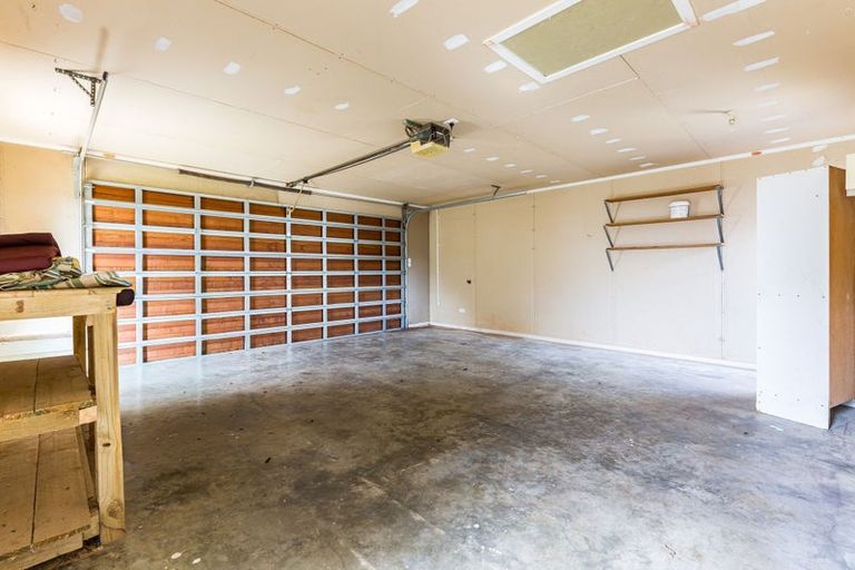 Photo of property in 92 Navigation Drive, Whitby, Porirua, 5024