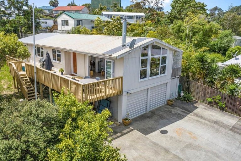 Photo of property in 58 Brian Crescent, Stanmore Bay, Whangaparaoa, 0932