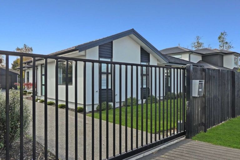 Photo of property in 93 Edgeware Road, St Albans, Christchurch, 8014