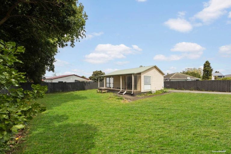 Photo of property in 11a Kervil Avenue, Te Atatu Peninsula, Auckland, 0610