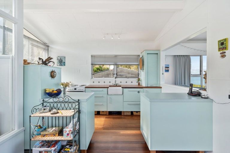 Photo of property in 6 Waikaraka Beach Road, Tamaterau, Whangarei, 0174