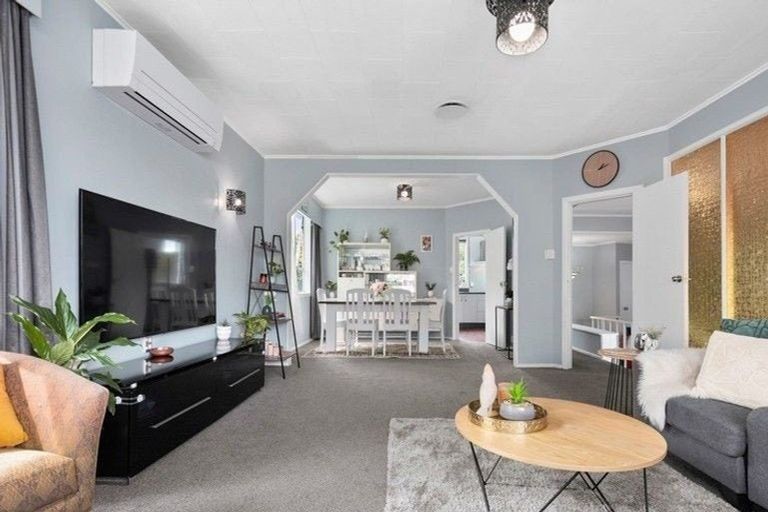 Photo of property in 8 Cedar Street, Maungaraki, Lower Hutt, 5010