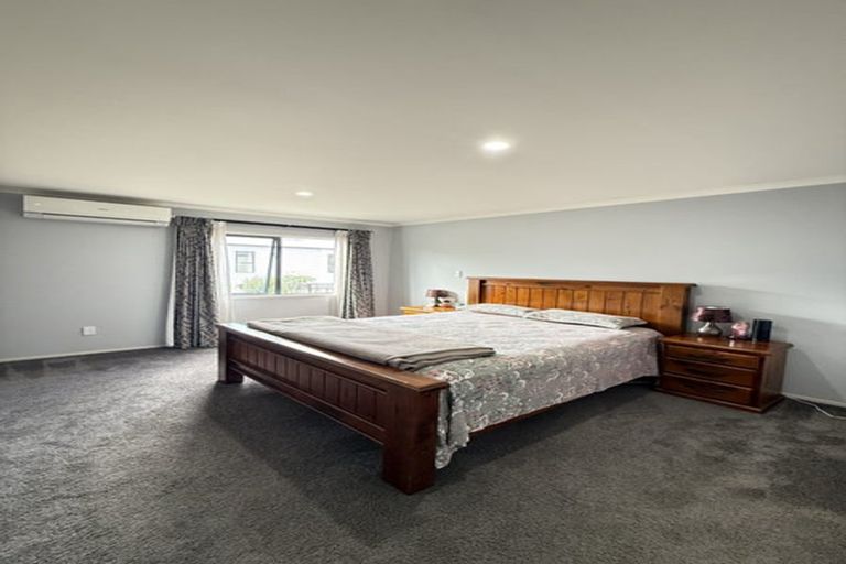 Photo of property in 13 Candlestick Place, Oteha, Auckland, 0632