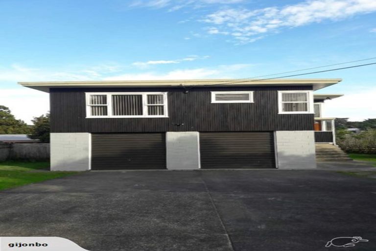 Photo of property in 488 Don Buck Road, Massey, Auckland, 0614