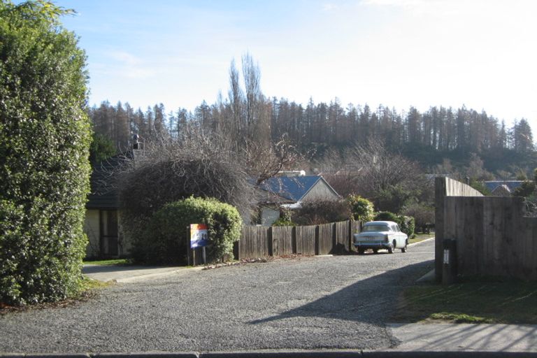 Photo of property in 20 Heuchan Lane, Wanaka, 9305