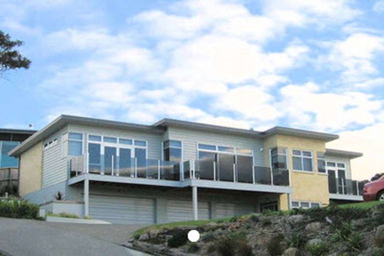Photo of property in 10 Rangimaarie Crescent, Snells Beach, 0920