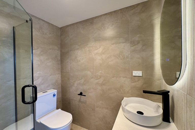 Photo of property in 1/36 Fairdale Place, Birkdale, Auckland, 0626