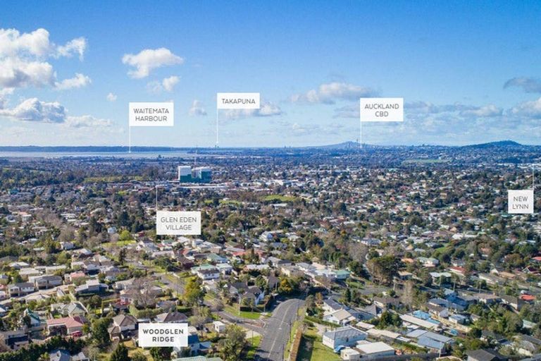 Photo of property in 38 Tokai Place, Glen Eden, 0602