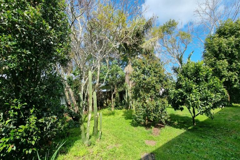 Photo of property in 19 Plumley Crescent, Mangere, Auckland, 2022