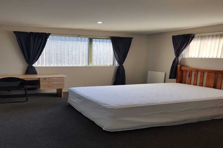 Photo of property in 100 Rattray Street, Riccarton, Christchurch, 8041