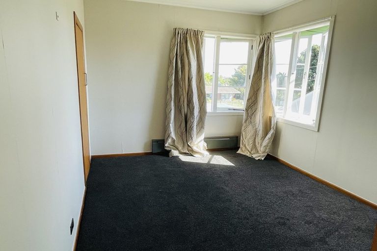 Photo of property in 51 Strid Road, Te Atatu South, Auckland, 0610