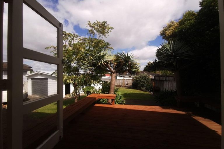 Photo of property in 47 Minaret Drive, Bucklands Beach, Auckland, 2014