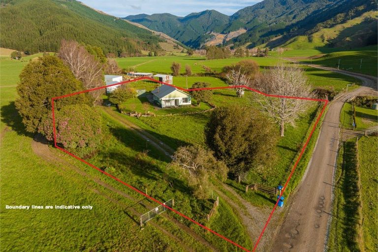 Photo of property in 43 Cullensville Road, Linkwater, Picton, 7281