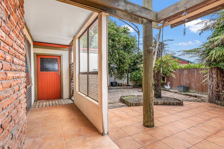 Photo of property in 2/807 Avenue Road East, Parkvale, Hastings, 4122