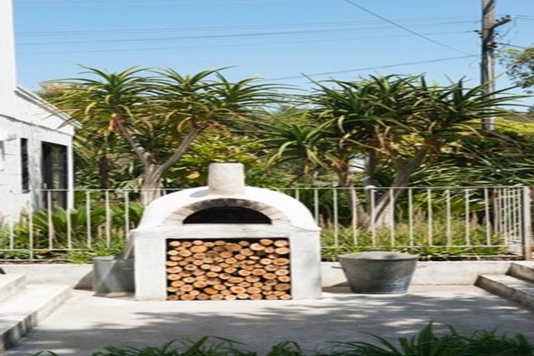 Photo of property in 327 Clifton Road, Te Awanga, 4102