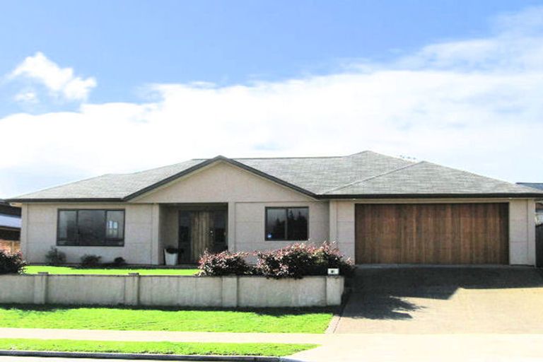 Photo of property in 73 Saint James Drive, Huntington, Hamilton, 3210