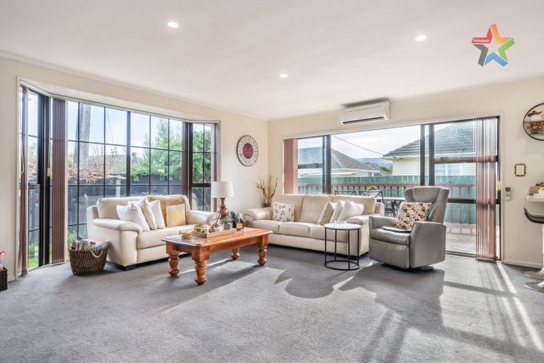 Photo of property in 2/8 Hewer Crescent, Naenae, Lower Hutt, 5011