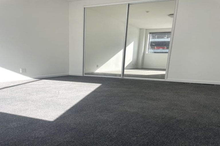 Photo of property in Budget Car Rental, 2/81 Ghuznee Street, Te Aro, Wellington, 6011