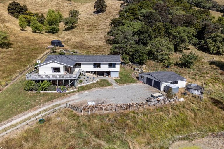 Photo of property in 811 Te Whiti Road, Te Whiti, Masterton, 5884