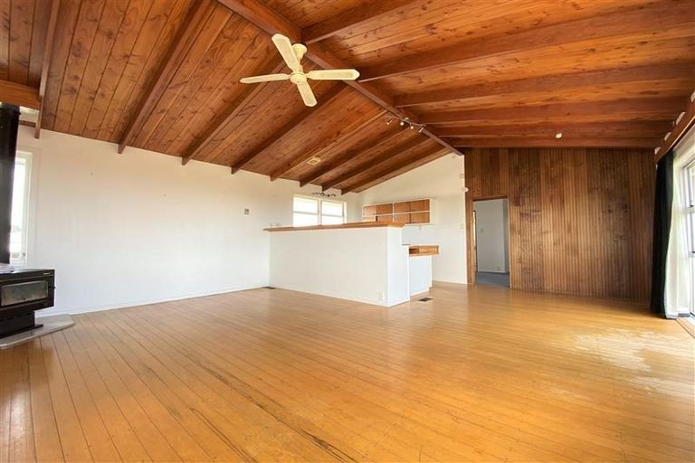 Photo of property in 165 Waimumu Road, Massey, Auckland, 0614