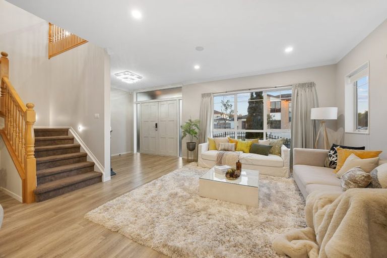 Photo of property in 5 Creggan Crescent, Flat Bush, Auckland, 2019