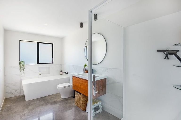 Photo of property in 29 Honeyfield Drive, Whalers Gate, New Plymouth, 4310