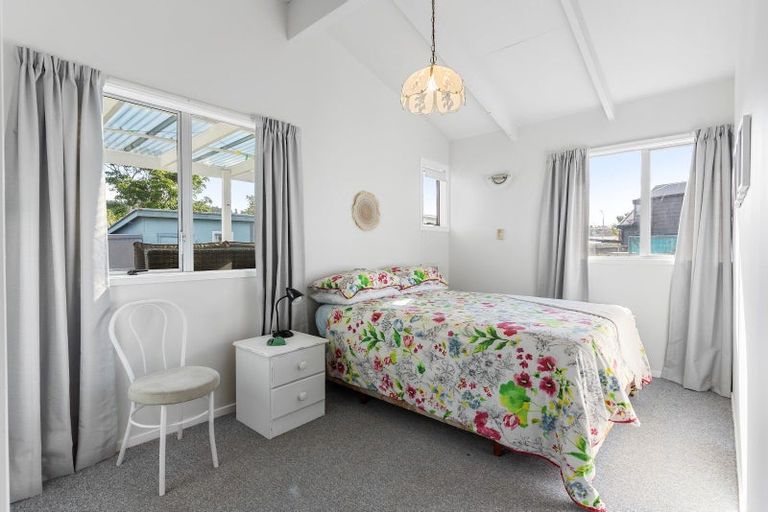 Photo of property in 104 Mayfair Avenue, Whangamata, 3620