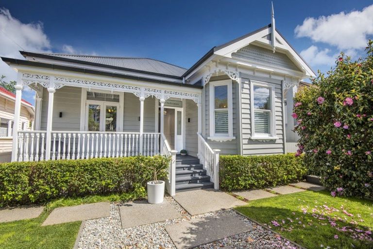 Photo of property in 11 Cheltenham Road, Devonport, Auckland, 0624