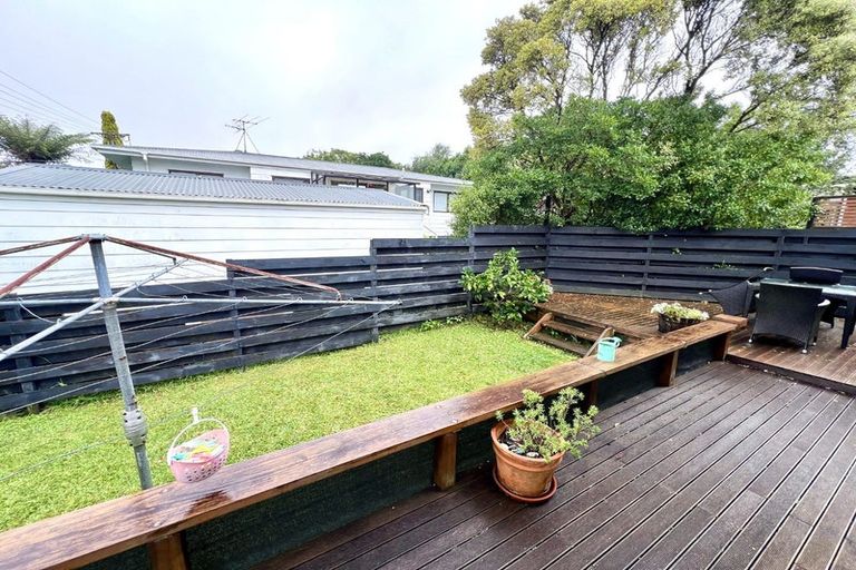 Photo of property in 1/7 Gordon Avenue, Forrest Hill, Auckland, 0620