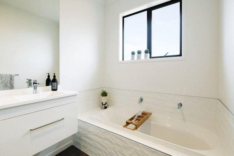 Photo of property in 5 Cascade Crescent, Tikipunga, 0112