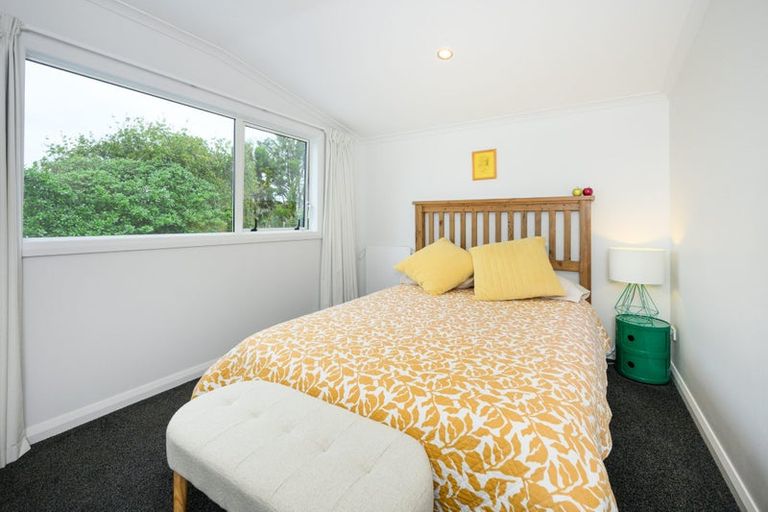 Photo of property in 5a Athlone Place, Hokowhitu, Palmerston North, 4410