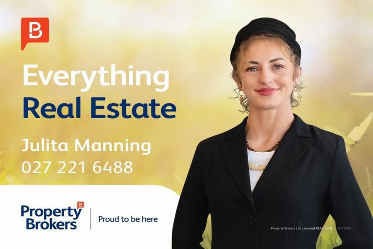 Photo of property in 33 Kiharoa Street, Otaki Beach, Otaki, 5512
