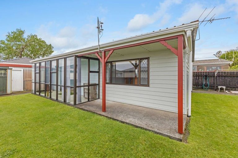 Photo of property in 3 Tukapa Street, Westown, New Plymouth, 4310