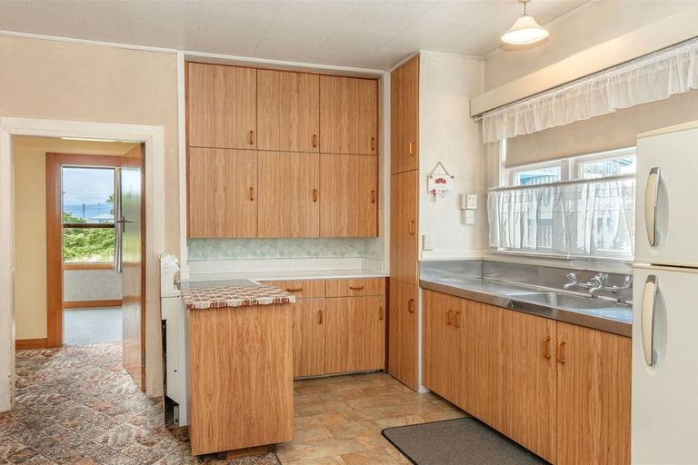 Photo of property in 28 The Esplanade, Westport, 7825