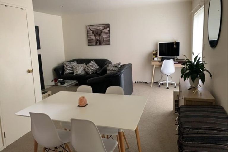 Photo of property in 1/66 Seaview Road, Glenfield, Auckland, 0629