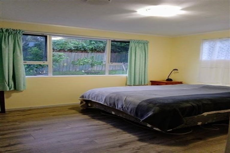 Photo of property in 2/26 Kemp Road, Massey, Auckland, 0614